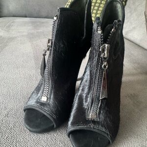 SCHUTZ Black Heeled Boots with Peep-Toe and Zipper